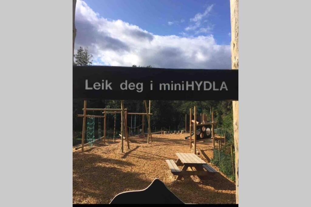 Hytte I Stryn Med Elbil Lader Bagian luar foto