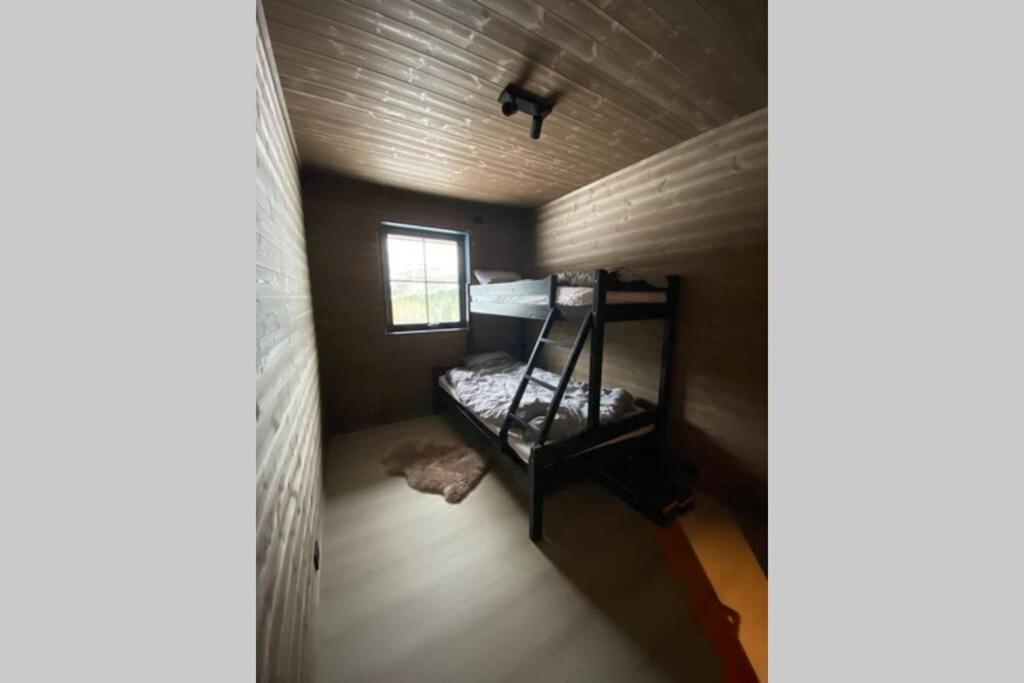 Hytte I Stryn Med Elbil Lader Bagian luar foto
