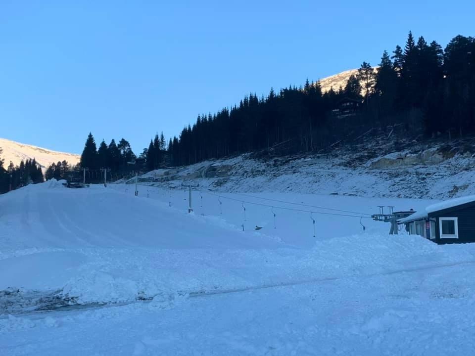 Hytte I Stryn Med Elbil Lader Bagian luar foto
